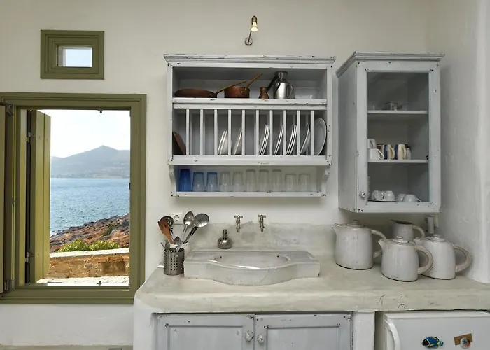 Holiday home Ochre Dream, Front & Sunset Naousa (Paros)