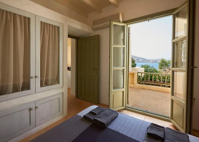 Ochre Dream, Front & Sunset Holiday home