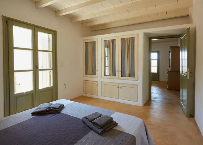 Ochre Dream, Front & Sunset * Naousa (Paros)