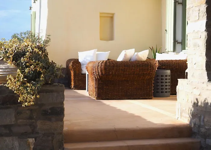 Ochre Dream, Front & Sunset Holiday home