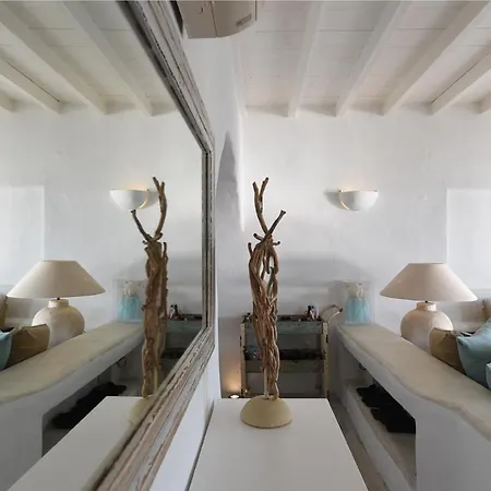 Casa vacanze Ochre Dream, Front & Sunset Naoussa
