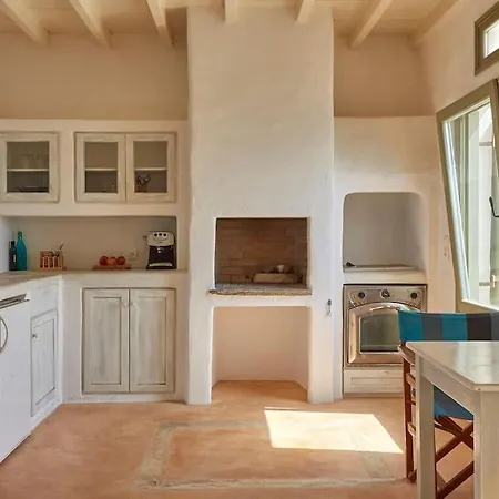Casa vacanze Ochre Dream, Front & Sunset *