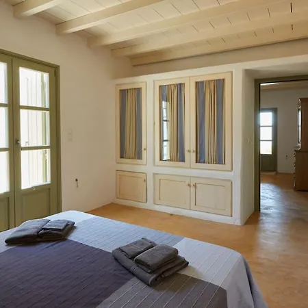 Ochre Dream, Front & Sunset * Nausa