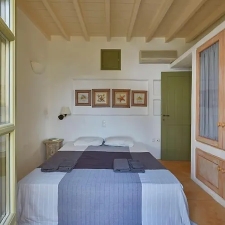 Casa vacanze Ochre Dream, Front & Sunset Naoussa
