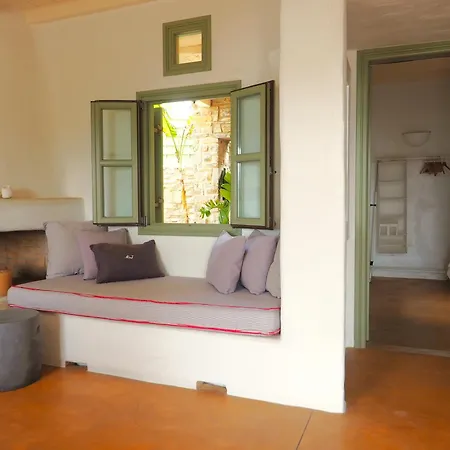 Casa vacanze Ochre Dream, Front & Sunset Naoussa