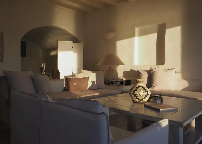 Ochre Dream, Front & Sunset Nyaraló Náusza