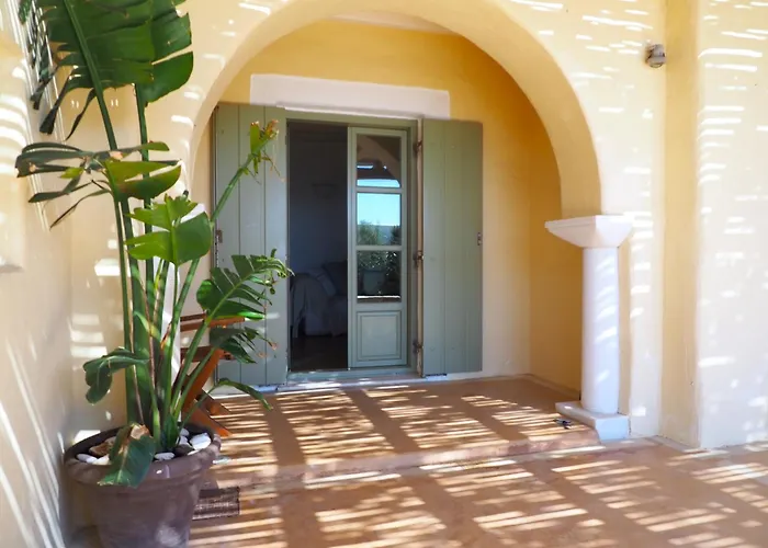 Ochre Dream, Front & Sunset Nyaraló *